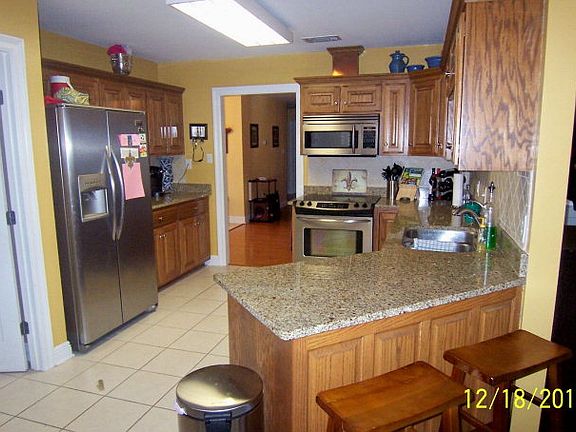 4th image of 213 Hawthorne Dr