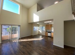 6816 Independence Ave APT 301, Canoga Park, CA 91303
