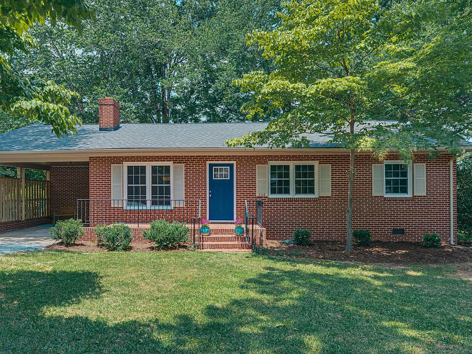 1st image of 208 Hillcrest Dr