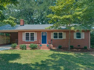 208 Hillcrest Dr, Oxford, NC 27565