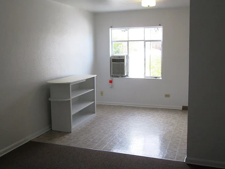 425 Coffman (MF) — Photo 2