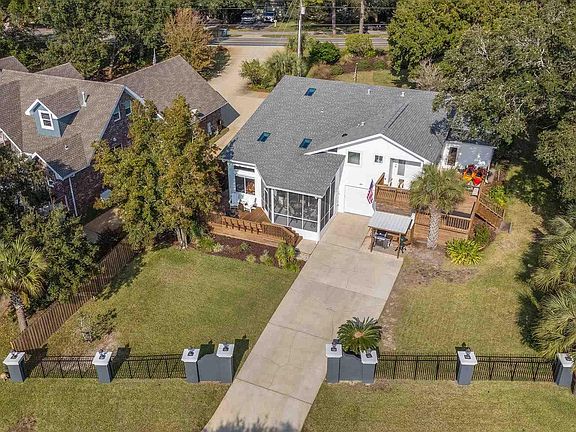 2nd image of 131 Shoreline Dr