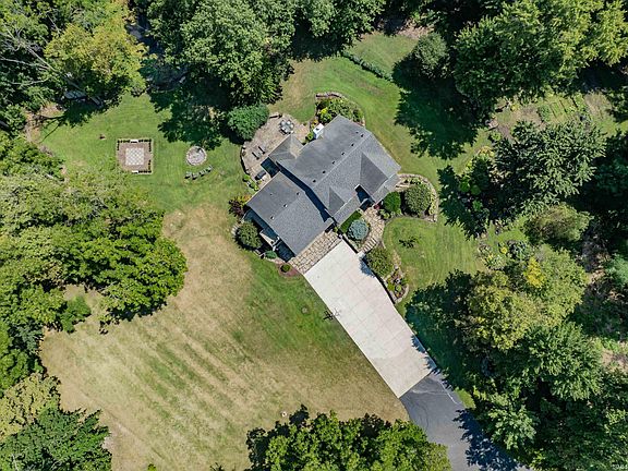 3rd image of 1102 Hathaway Rd