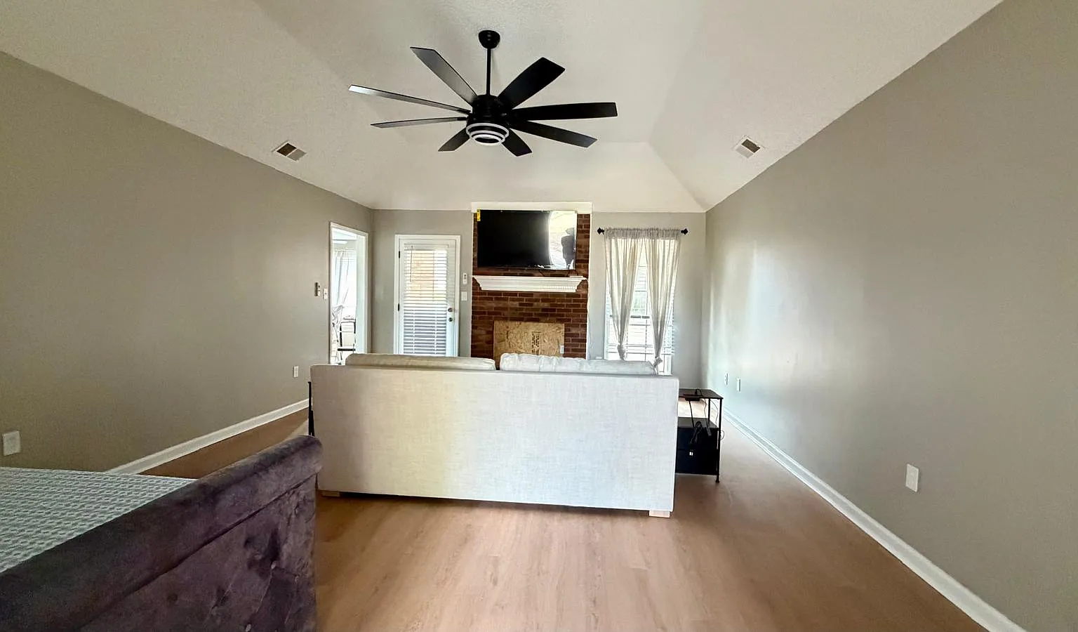 3 bed, 1400 sqft, $5,995 — Photo 4