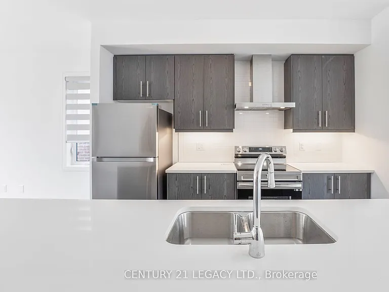 131 Blue Forest Cres — Photo 6