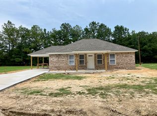 972 S Feemster Lake Rd, Tupelo, MS 38804