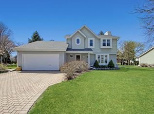 1282 Heather Cir, Oconomowoc, WI 53066