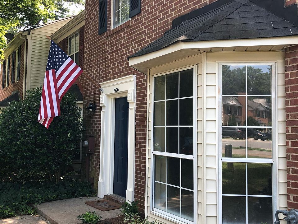 2nd image of 2990 Lexington Trce