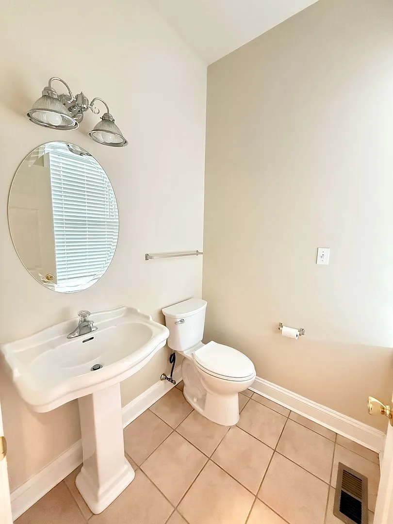 204 S Patterson Park Avenue — Photo 3