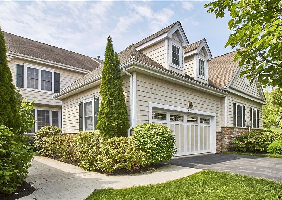 1st image of 25 Turnberry Ct