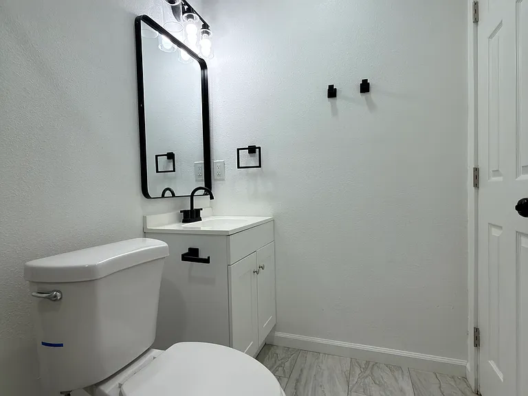 1016 Cedar Brk — Photo 11