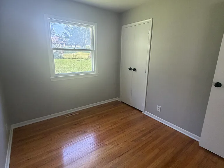 4709 Parkview Dr — Photo 5