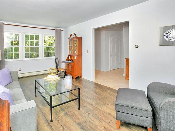 5th image of 66 Whittier Dr