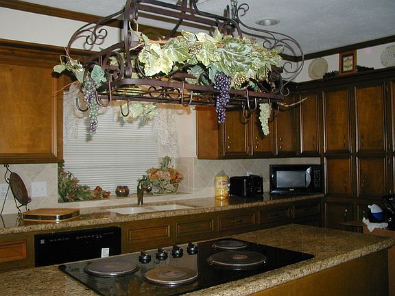 Kit w island & pot rack