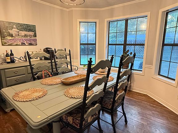 3rd image of 51 Maid Marion Cir