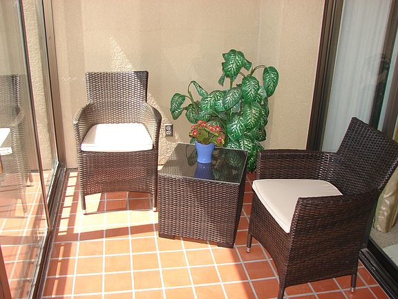 5th image of 555 Laurel Ave APT 215