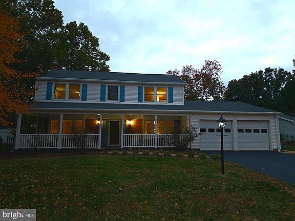 2nd image of 4427 Majestic Ln