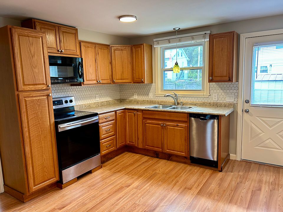 1st image of 3 Lincoln St #3