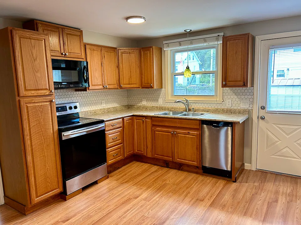 3 Lincoln St #3