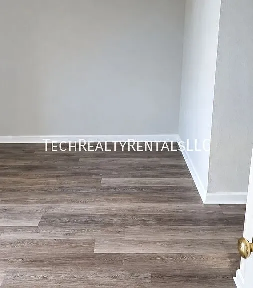 2557 Stockbridge Dr #B-1 — Photo 17
