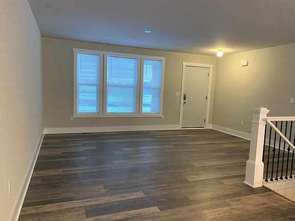 4th image of 15135 Yellowstone Dr