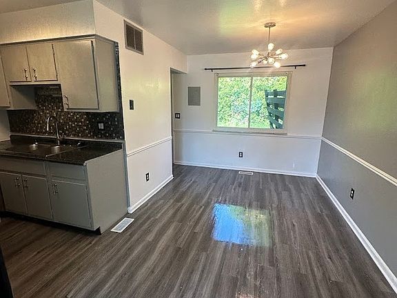 5th image of 3000 Benchwood Dr