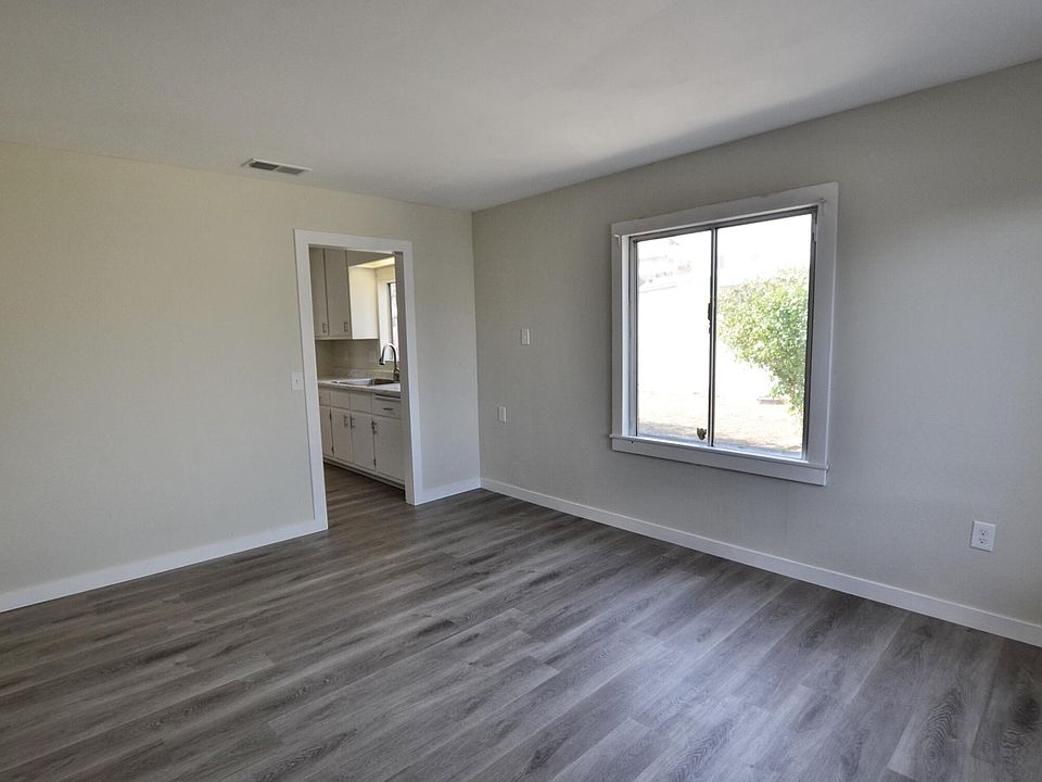 2nd image of 50343 Grapefruit Blvd