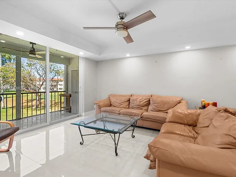 811 S Hollybrook Dr #208 — Photo 17