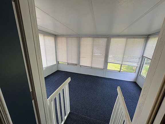 Three season porch