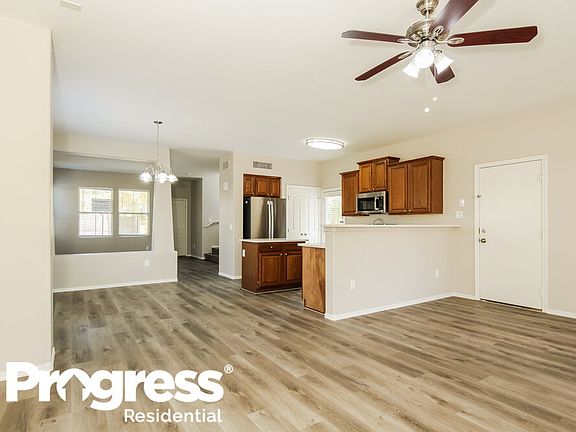 5th image of 4006 W Arlington Cir