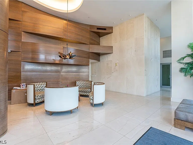 3000 Oasis Grand Blvd #801 — Photo 27