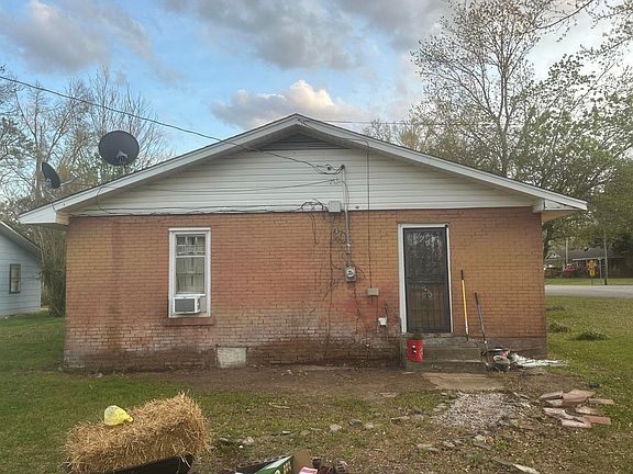 3rd image of 685 Ridge Ave