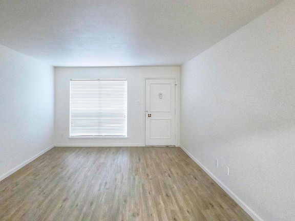 3rd image of 1108 W Plato Rd APT 48