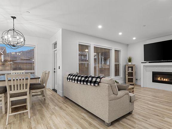 5th image of 46211 Promontory Rd #39