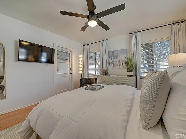 444 N Shattuck Pl — Photo 46