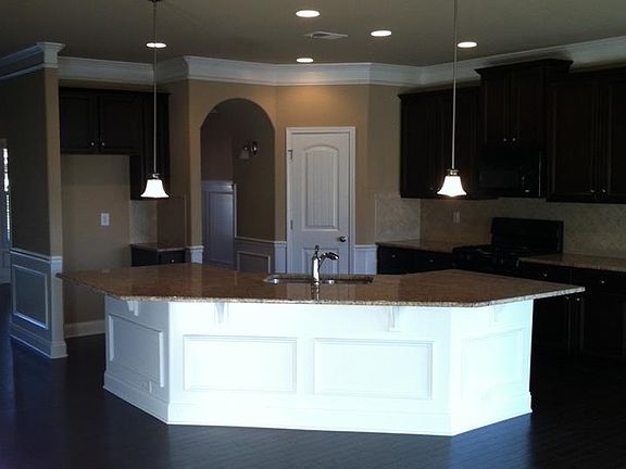 4th image of 225 N Radcliff Way