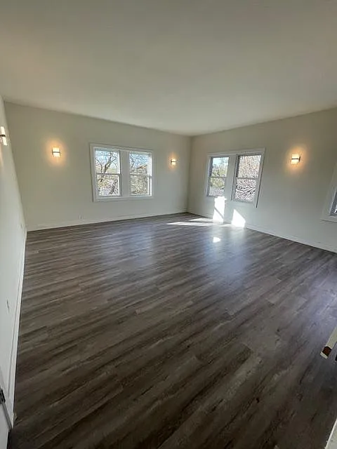1240 N Hunter St — Photo 2