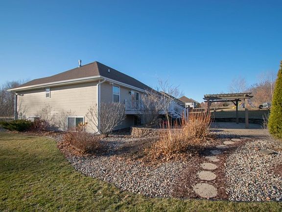2nd image of 209 Aspen Grove Ln