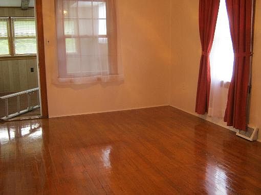 3rd image of 318 Clinton Ave