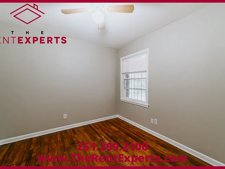 470 Summerville St — Photo 9
