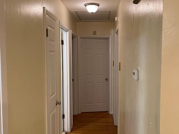 4th image of 427 Greenmeadows Dr