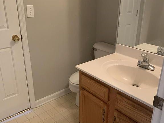 4th image of 631 Big Bear Ln
