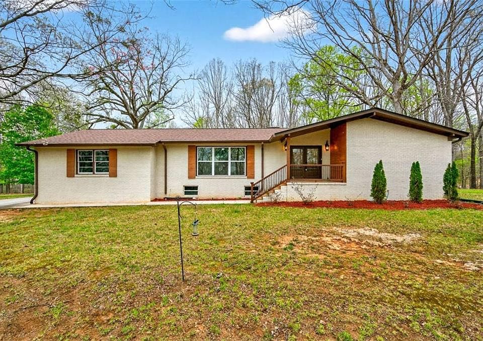 1st image of 672 Cooley Woods Rd