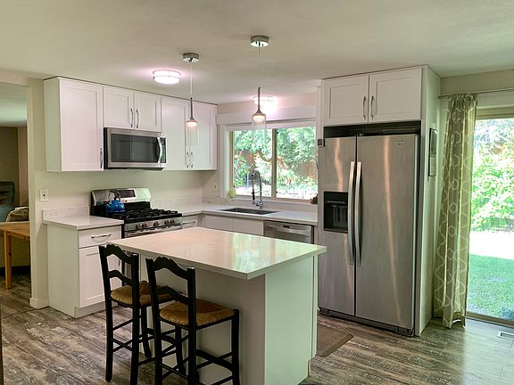 3rd image of 31118 E Lake Morton Dr SE