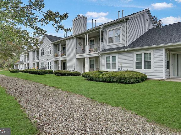 2nd image of 1112 Waters Edge Dr #12B
