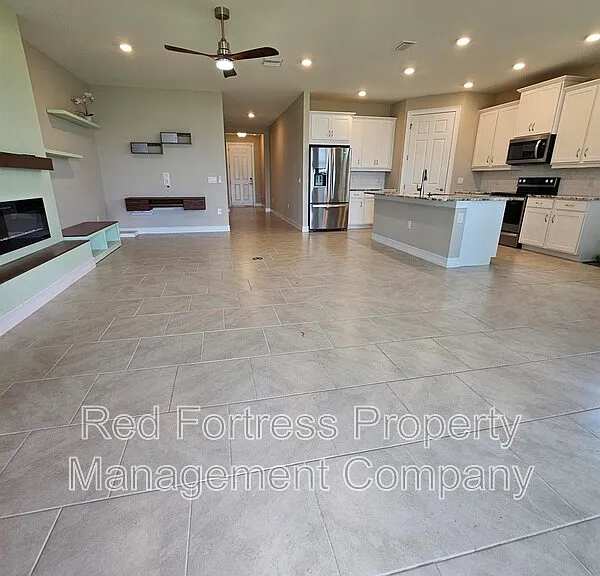 623 Parkshore Lake Ave — Photo 5