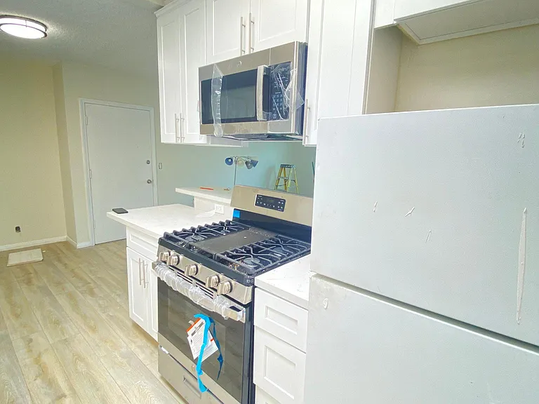11650 Idaho Ave #8 — Photo 2