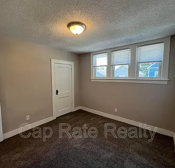 1476 N 6th St — Photo 20