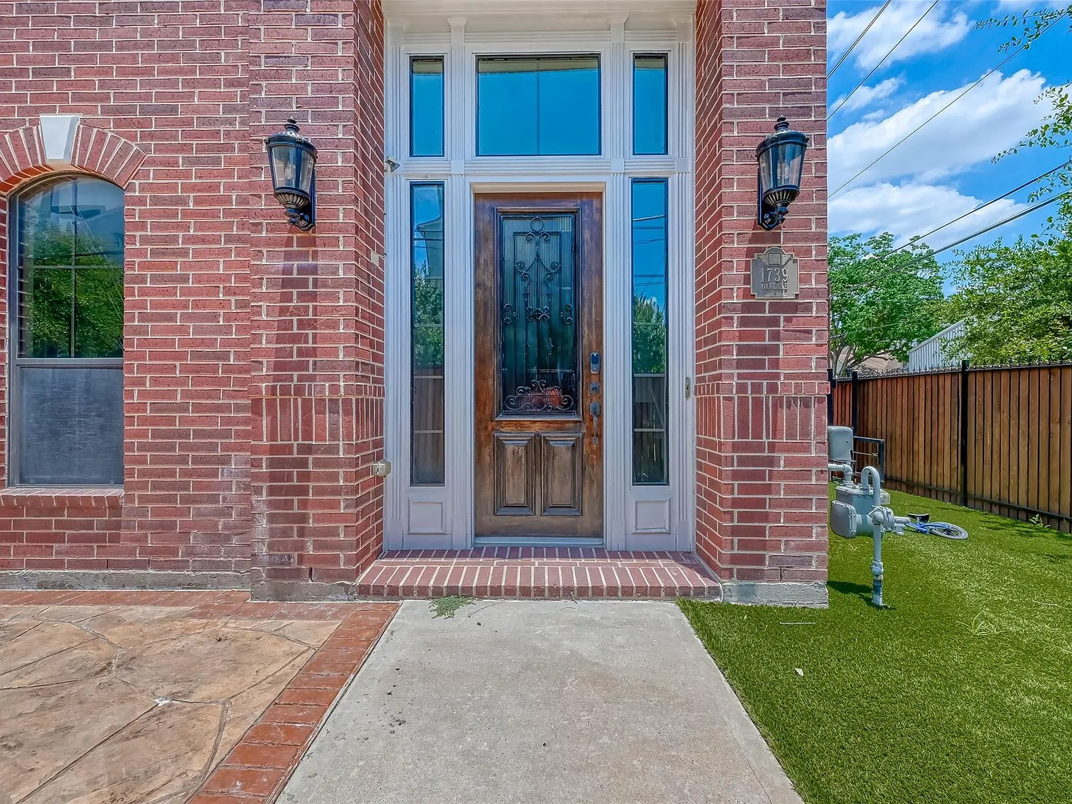 3 bed, 3.5 bath, 2376 sqft, $3,900 — Photo 4