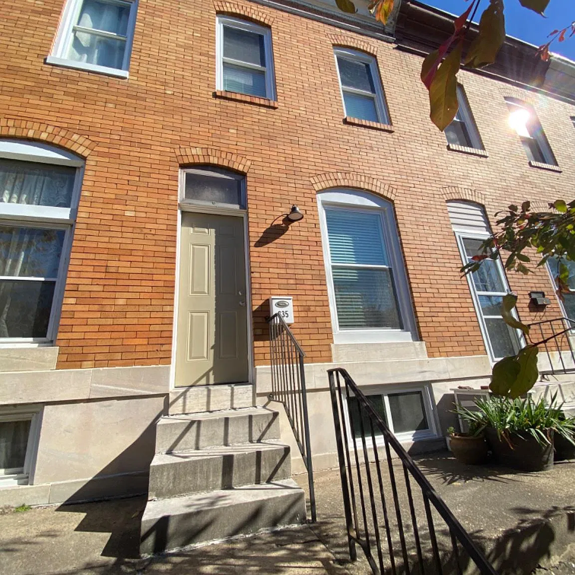 3 bed, 1.5 bath, 1625 sqft, $1,950 — Photo 1